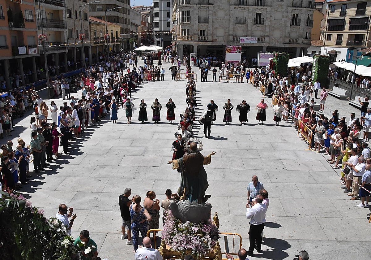 Guijuelo renueva su devoción con la Virgen de la Asunción en el día grande de sus fiestas