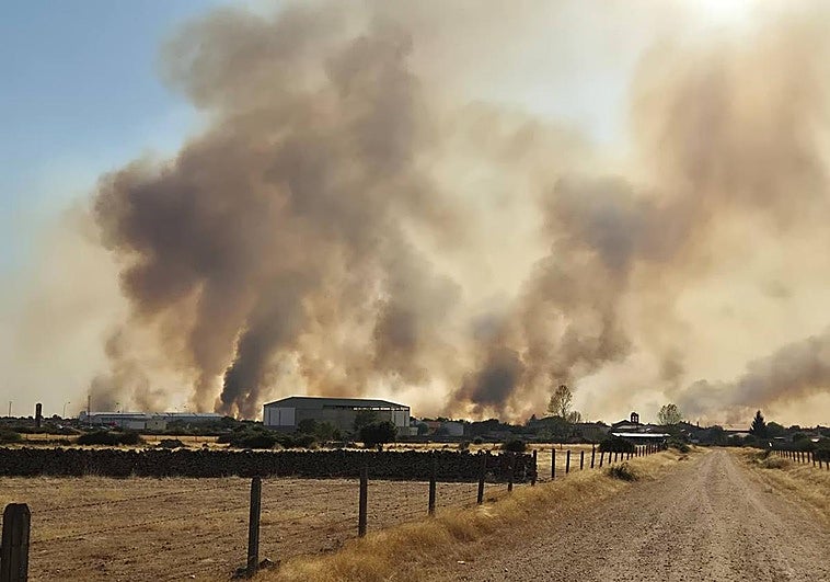 Imagen del incendio en Cipérez.