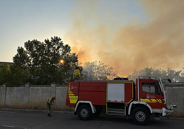 Imagen de la humareda provocada por el fuego.