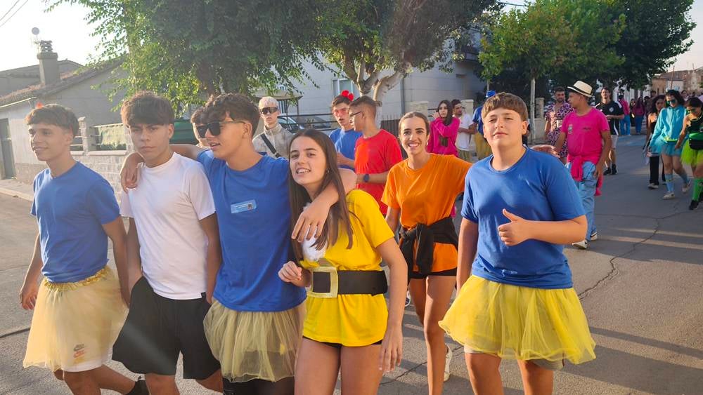 Grandes dosis de animación juvenil por las calles de Babilafuente