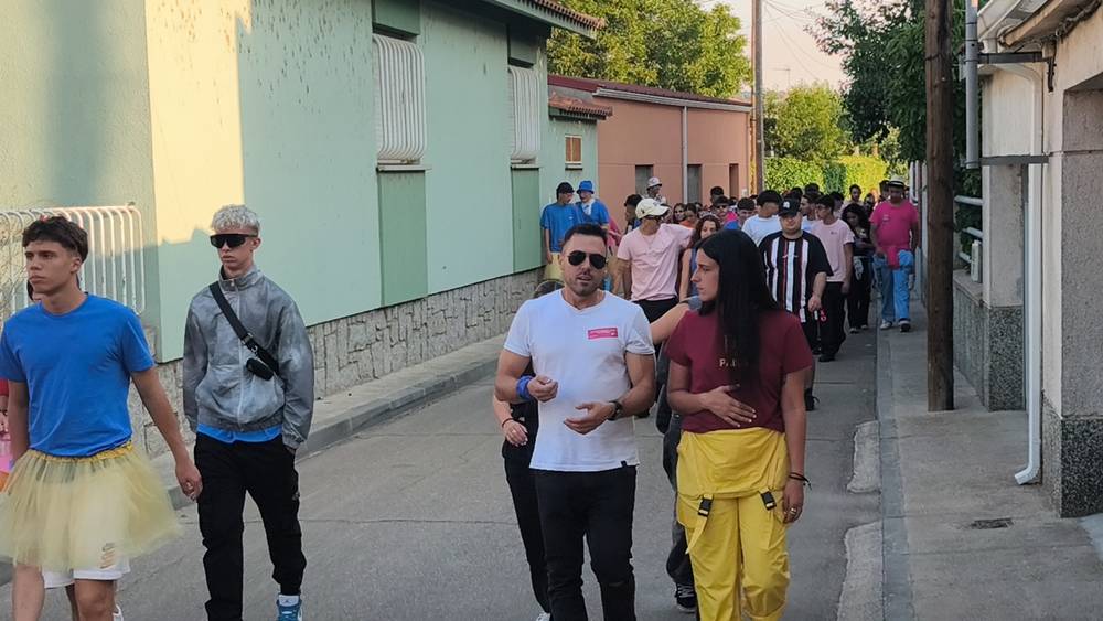 Grandes dosis de animación juvenil por las calles de Babilafuente