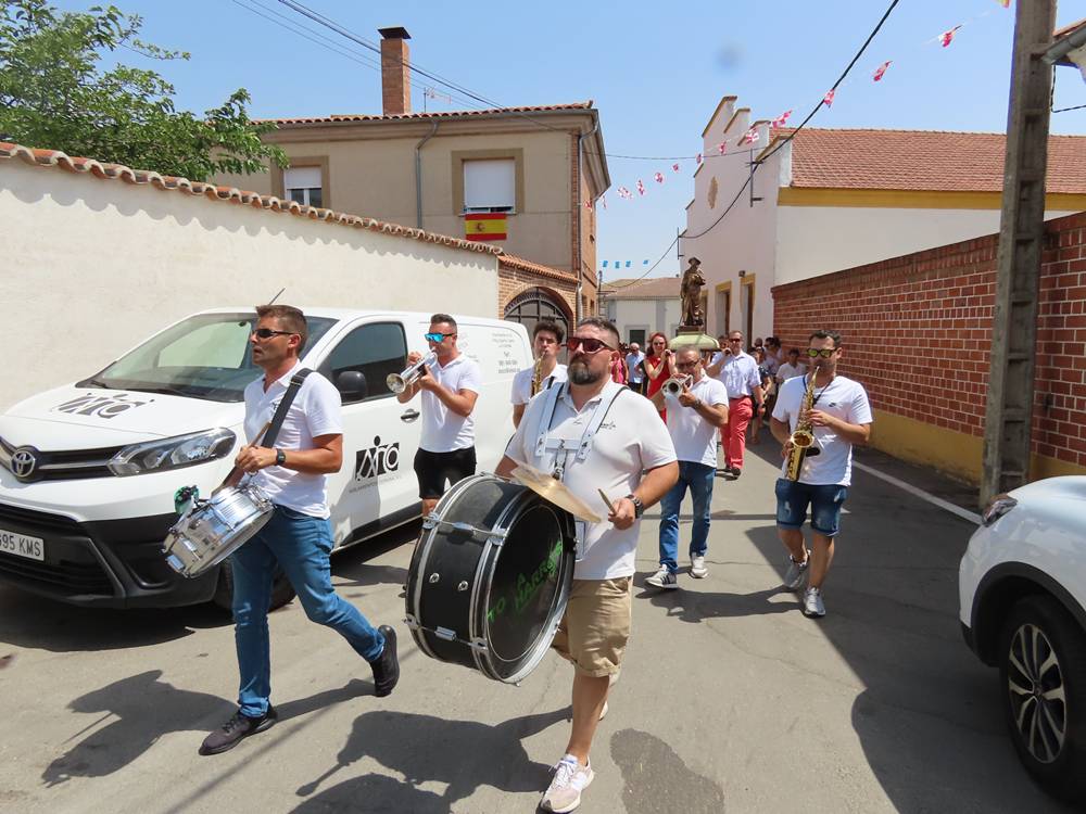 Procesión con San Roque en Cantalpino
