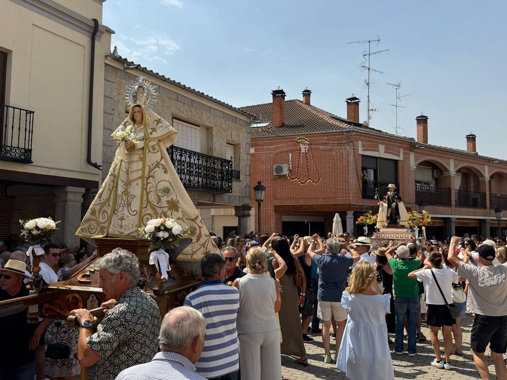 Tradicional y centenaria procesión con San Roque en Macotera