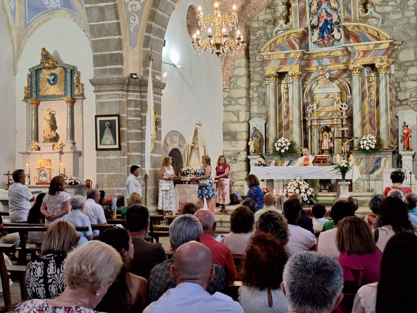 Sorihuela acompaña a la Virgen de la Asunción en su día de fiesta