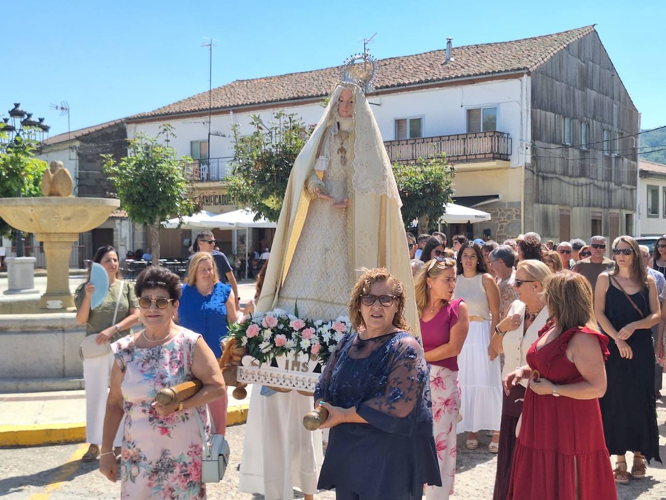 Sorihuela acompaña a la Virgen de la Asunción en su día de fiesta