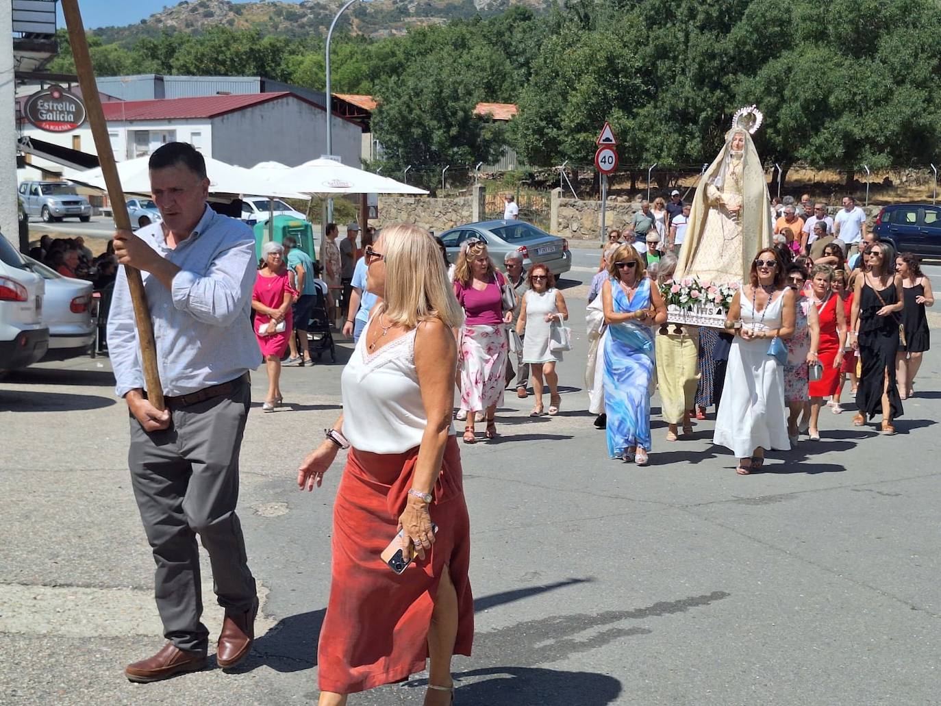 Sorihuela acompaña a la Virgen de la Asunción en su día de fiesta