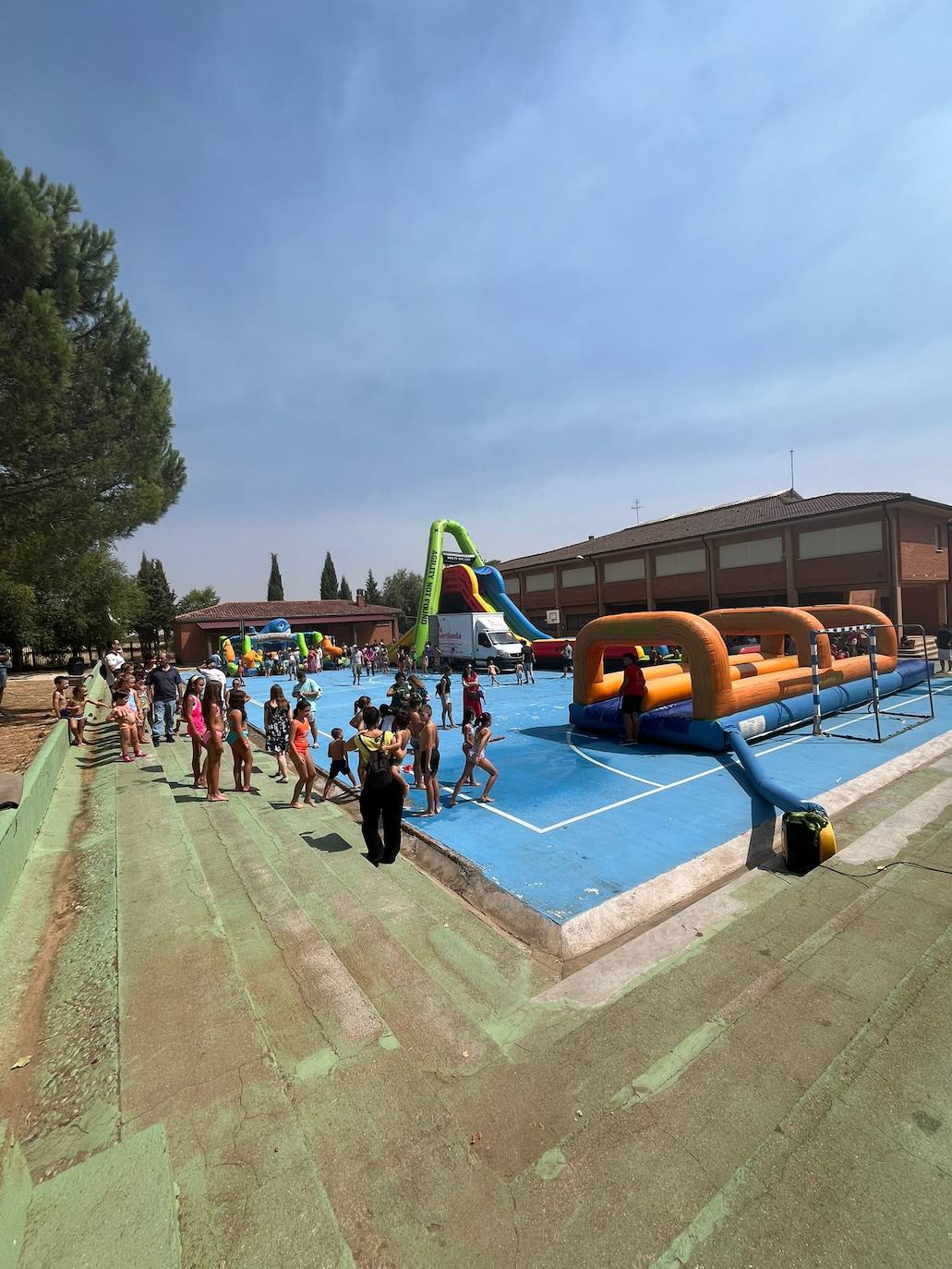 Los niños disfrutan de la fiesta en Guijuelo