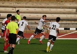 Cristeto celebra la diana del empate.