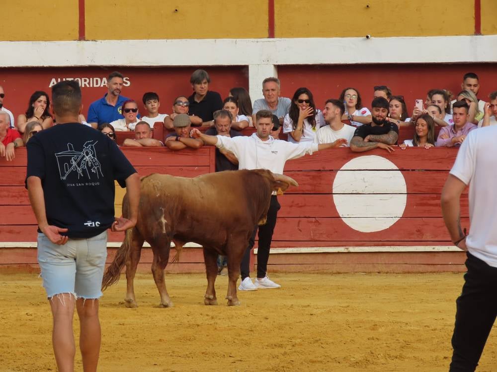 Multitudinario segundo encierro en Macotera