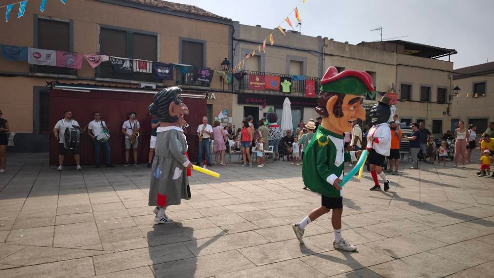 Los cabezudos visitan Cantalpino