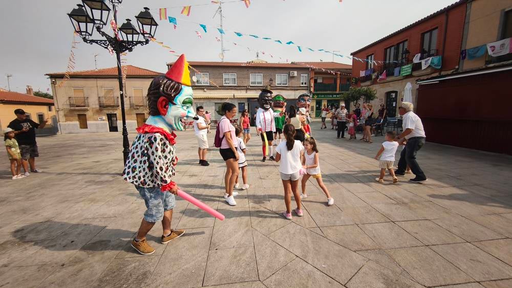 Los cabezudos visitan Cantalpino