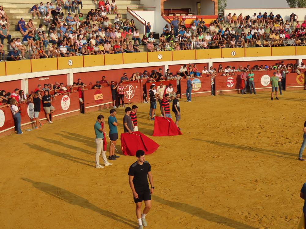 Multitudinario segundo encierro en Macotera