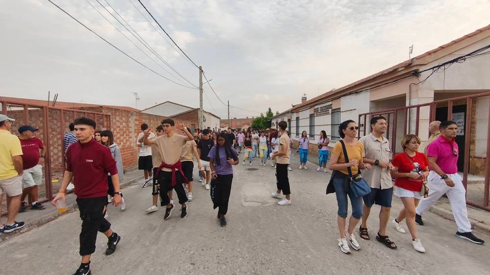 Multitudinario segundo encierro en Macotera