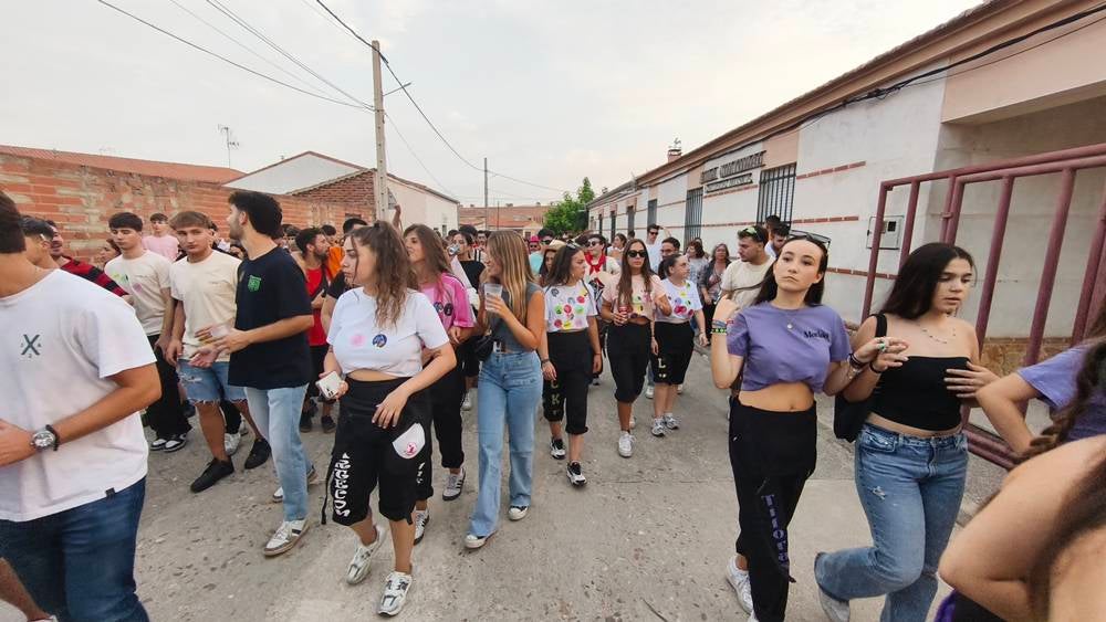 Multitudinario segundo encierro en Macotera
