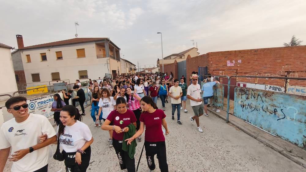 Multitudinario segundo encierro en Macotera
