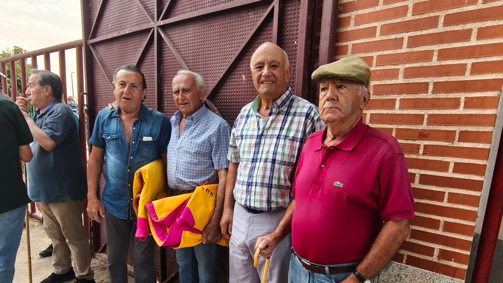 Multitudinario segundo encierro en Macotera