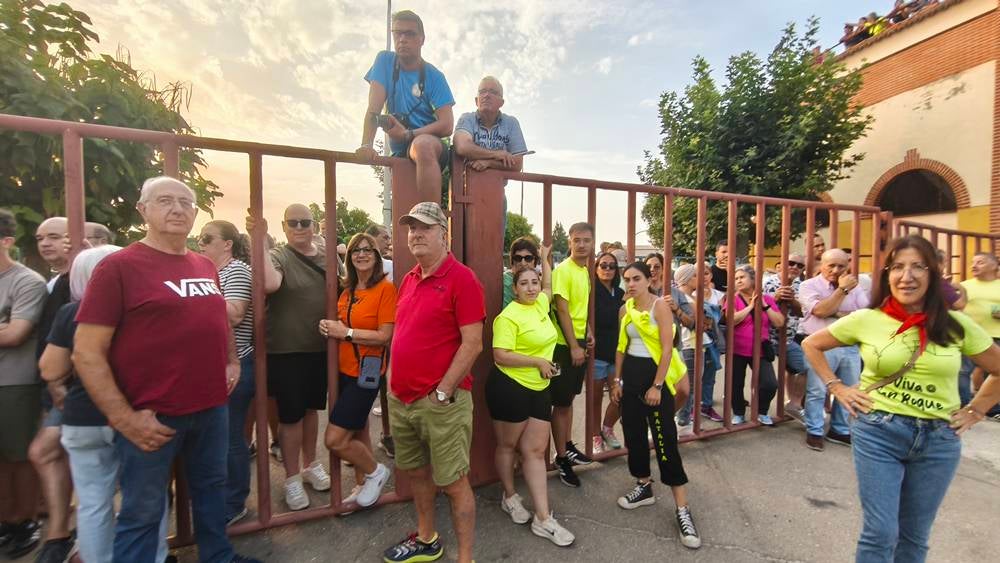 Multitudinario segundo encierro en Macotera