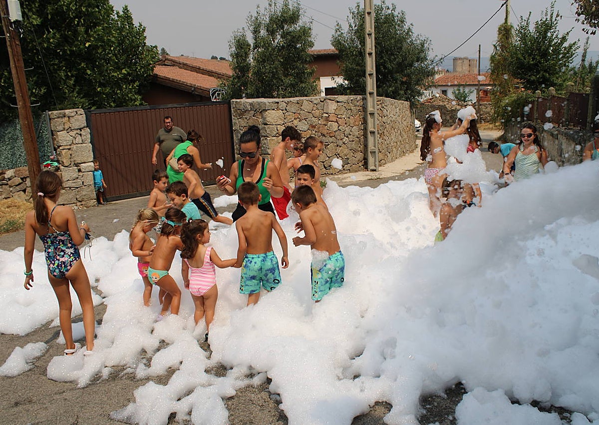 Imagen secundaria 1 - Diferentes momentos de la jornada.