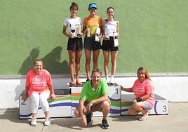 Podio femenino de la cuarta edición de la Carrera Popular Morasverdes.