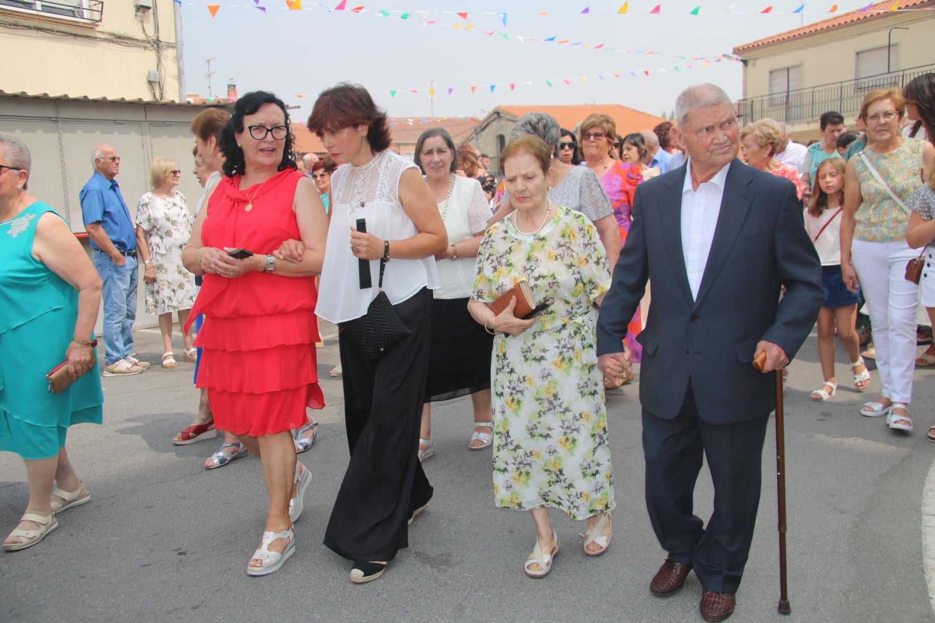 Calzada de Valdunciel llena sus calles para arropar a Santa Elena
