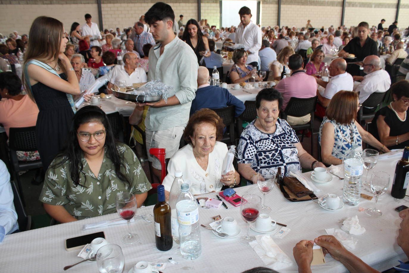 Guijuelo rinde homenaje a los mayores en el final de sus fiestas