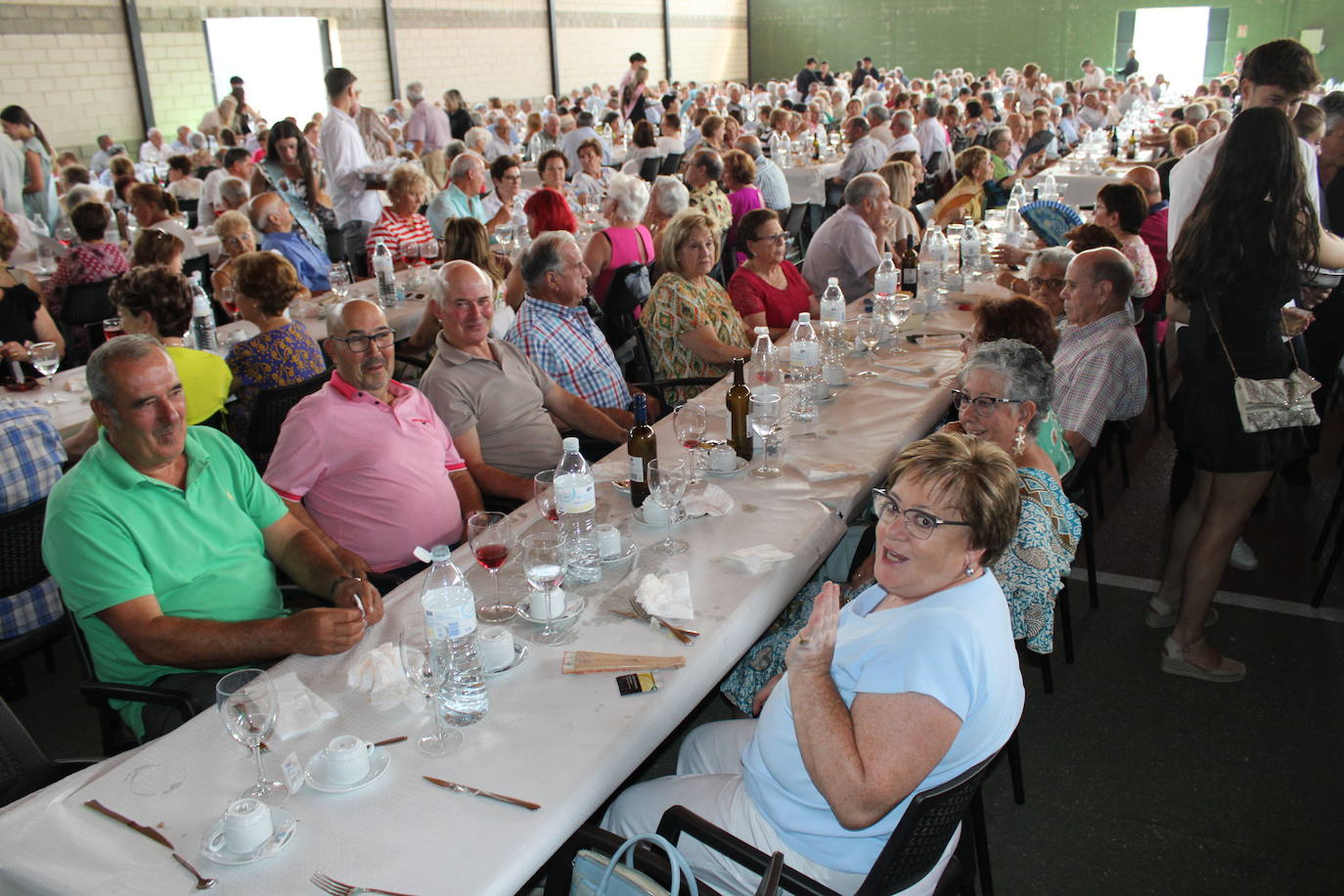 Guijuelo rinde homenaje a los mayores en el final de sus fiestas