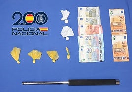 Efectos intervenidos por la Policía Nacional al detenido en Salamanca.