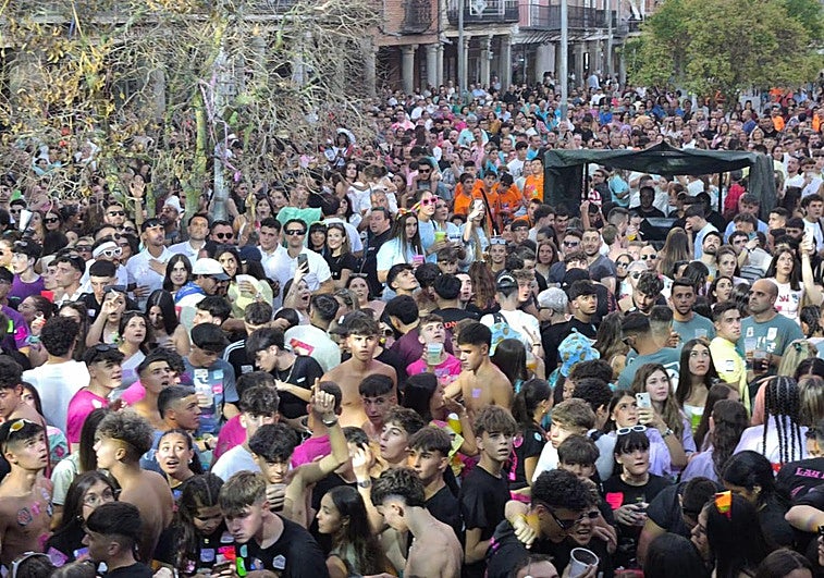 Imagen de las peñas durante el inicio de fiestas.