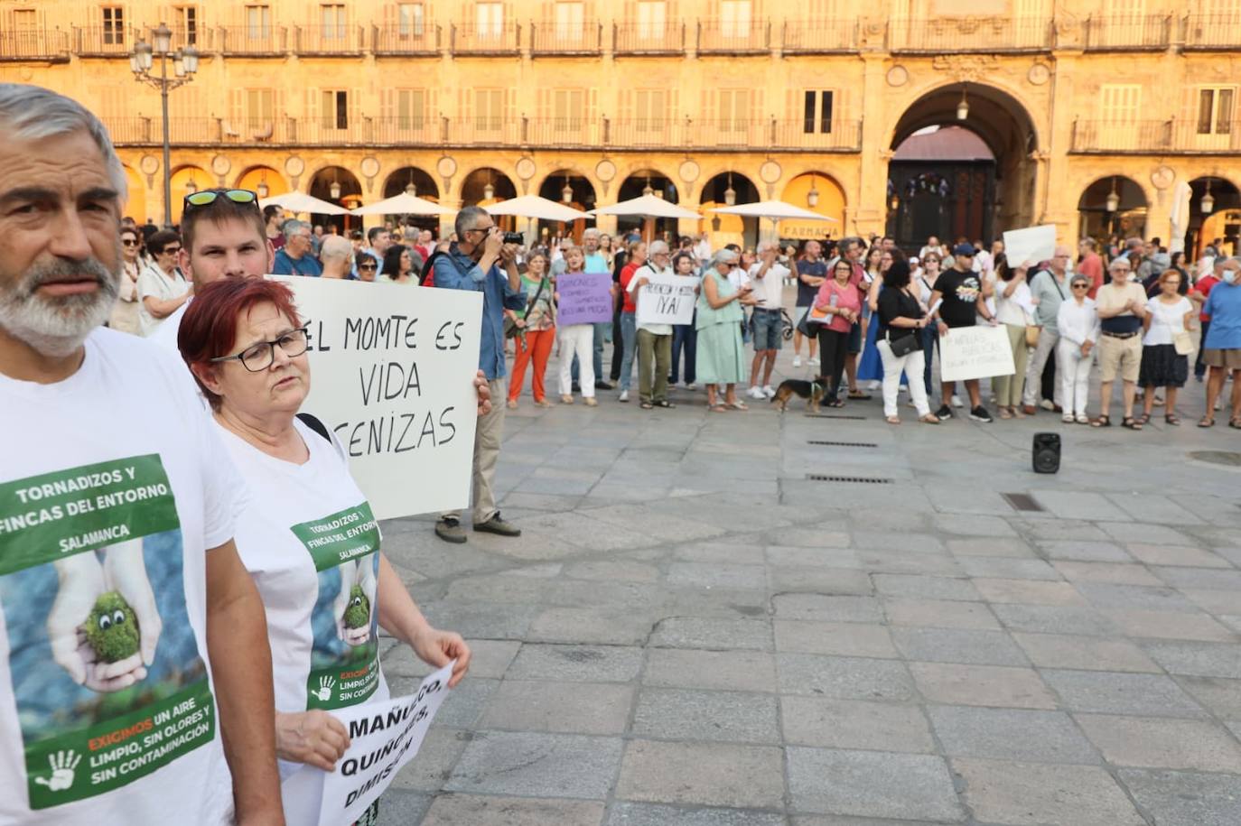Podemos Salamanca exige explicaciones a la Junta por la gestión de los incendios con una concentración en la Plaza Mayor