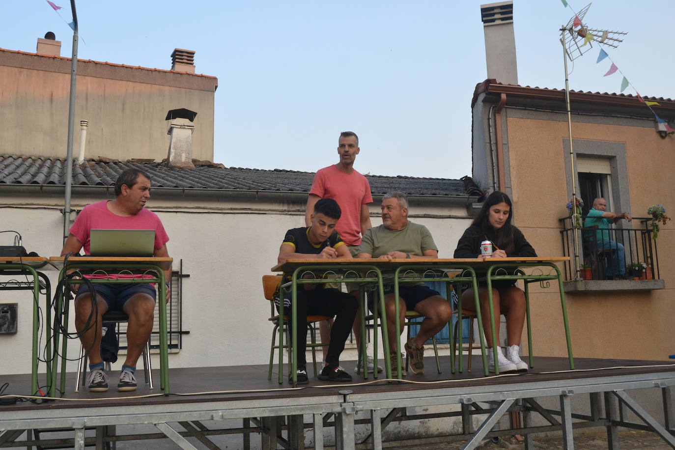 Los vecinos de El Cabaco, estrellas de las fiestas