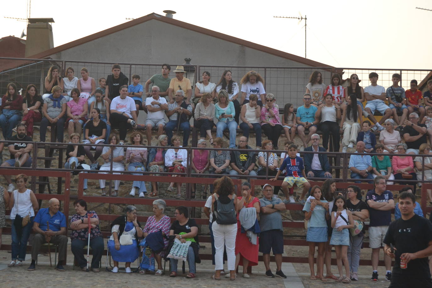 Los vecinos de El Cabaco, estrellas de las fiestas