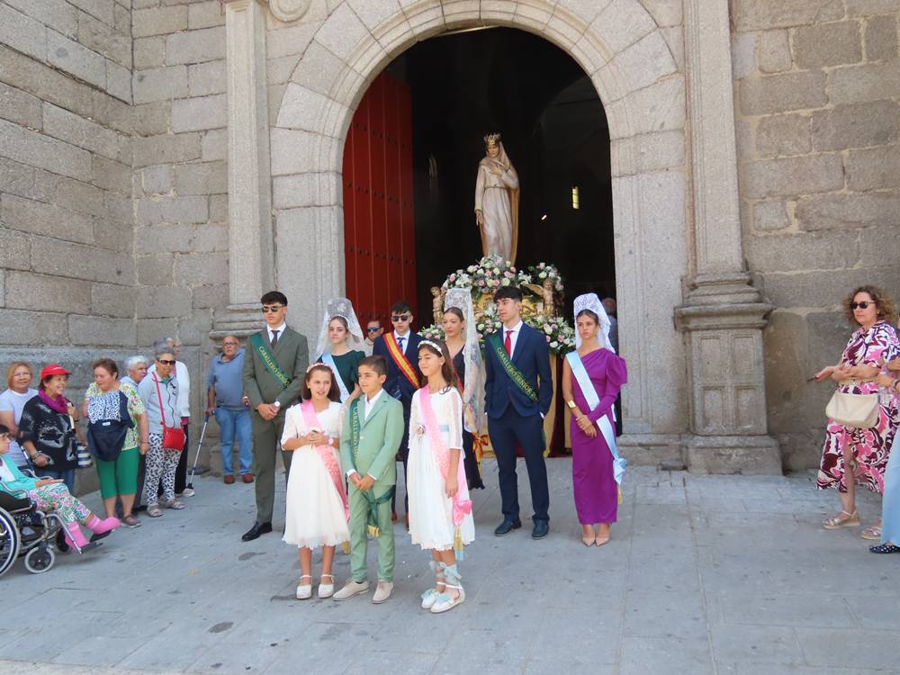 Himnos para Santa María Reina en Peñaranda de Bracamonte