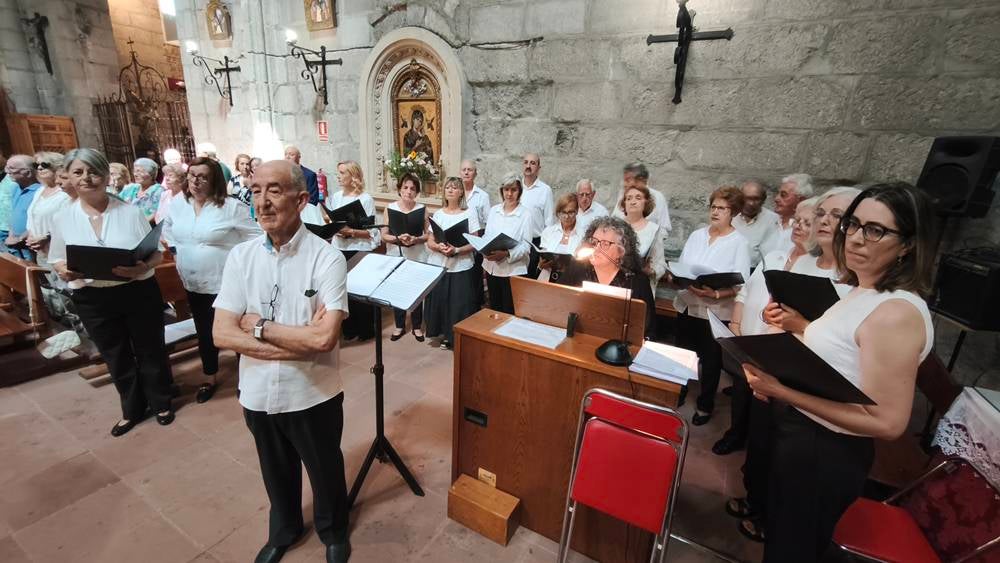 Himnos para Santa María Reina en Peñaranda de Bracamonte