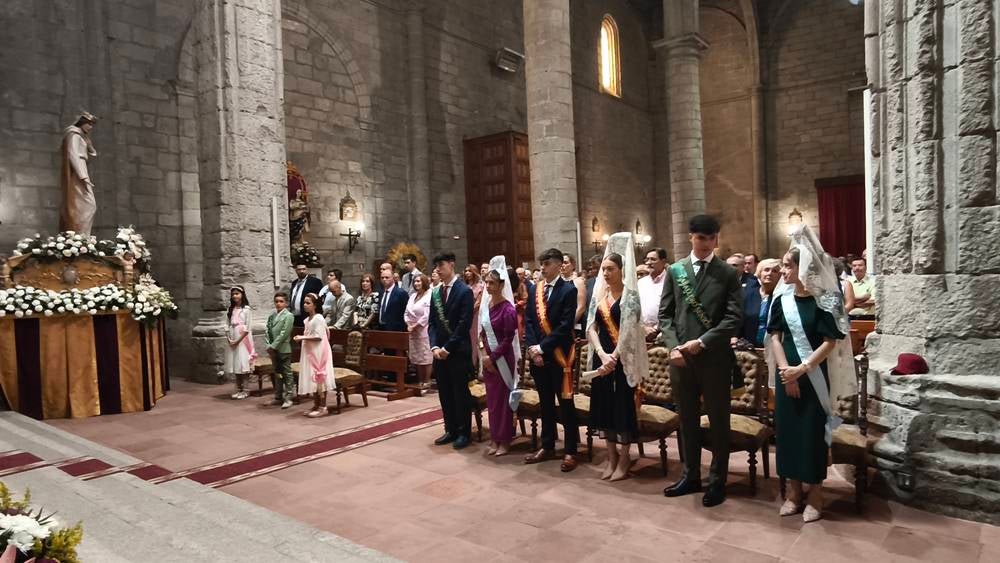 Himnos para Santa María Reina en Peñaranda de Bracamonte