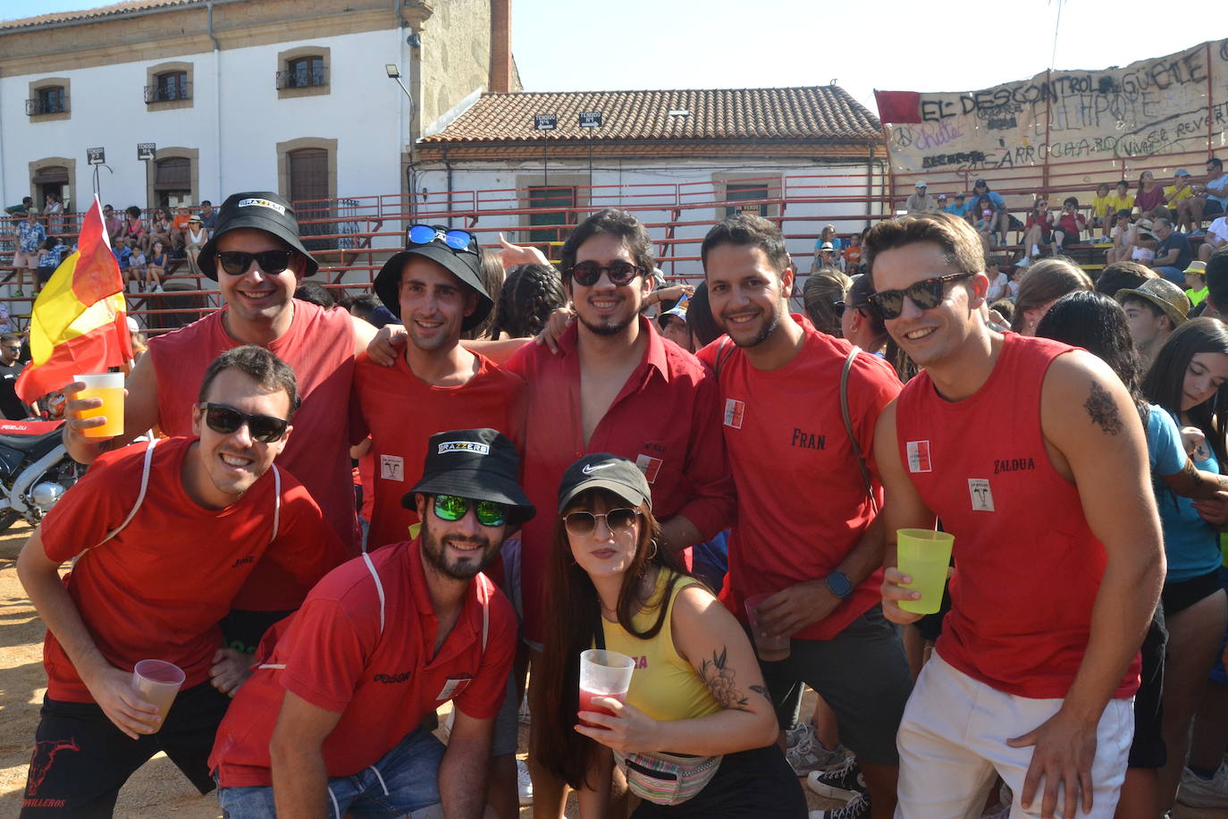 La fiesta se desata con las peñas de Lumbrales