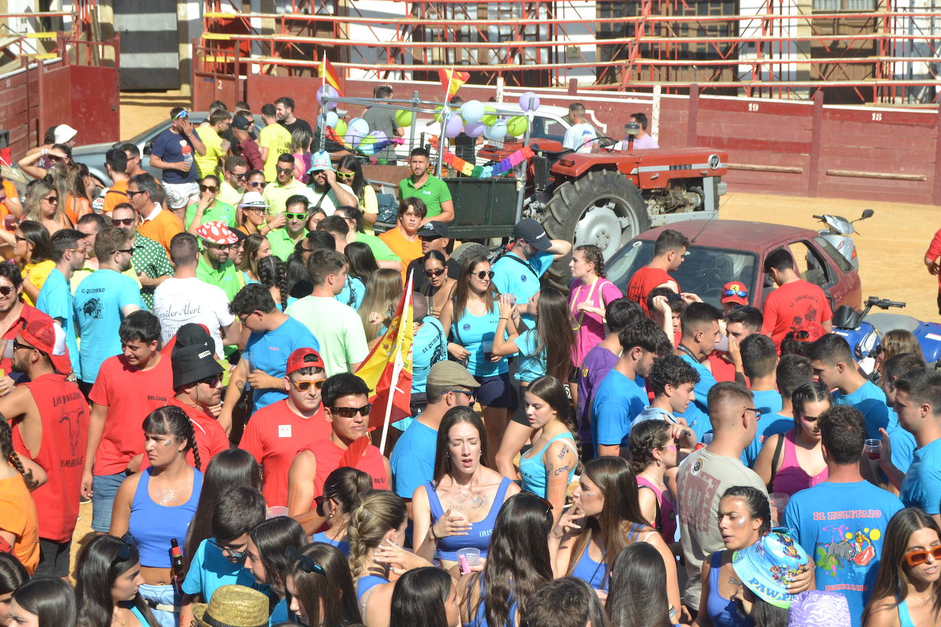 La fiesta se desata con las peñas de Lumbrales