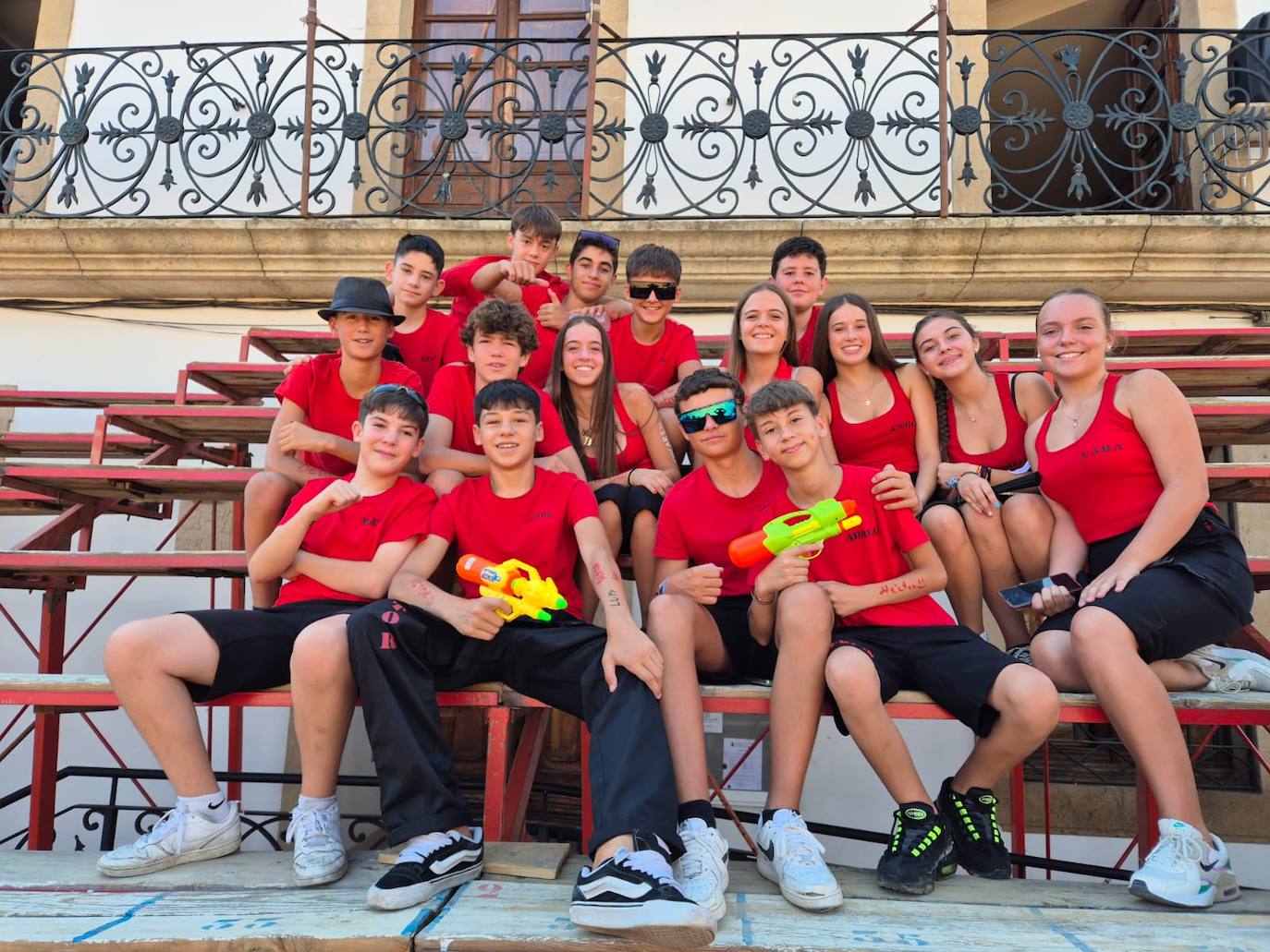 La fiesta se desata con las peñas de Lumbrales