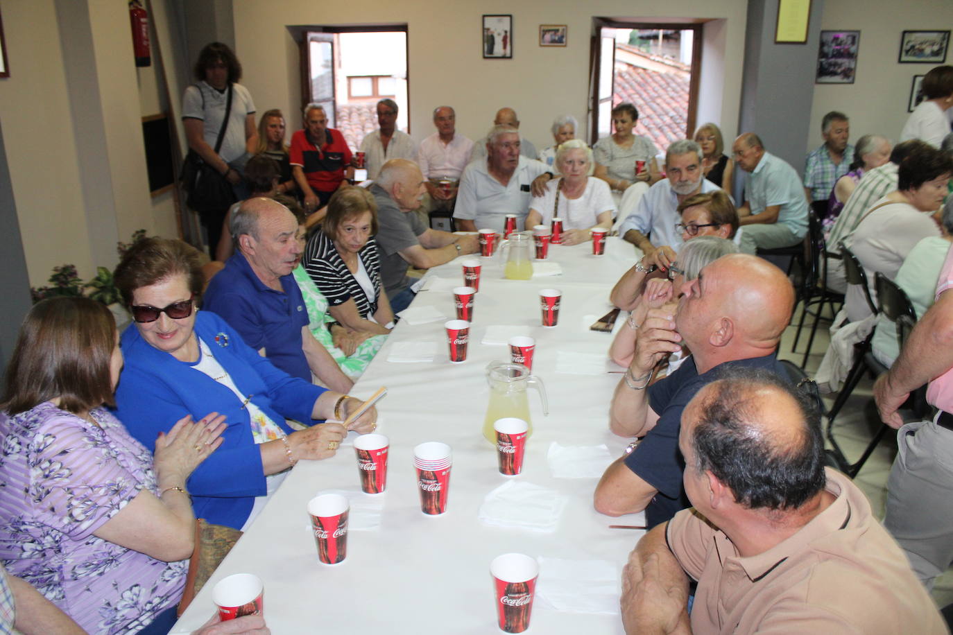 Los mayores de Candelario disfrutan de un animado día de encuentro y homenajes