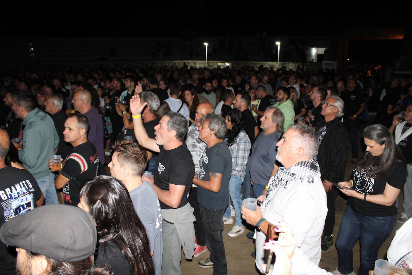 Los Santos disfruta de una completa noche de rock