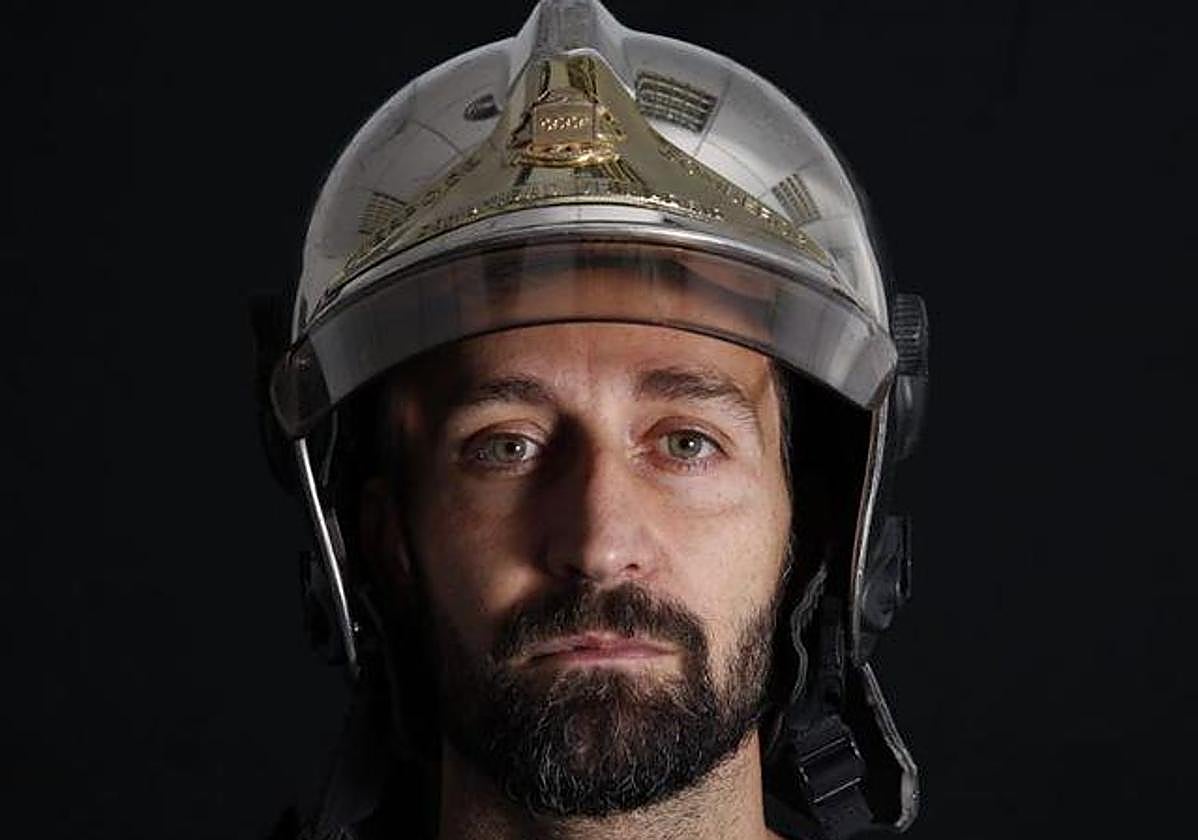 Israel Naveso, presidente de la coordinadora unitaria de bomberos.