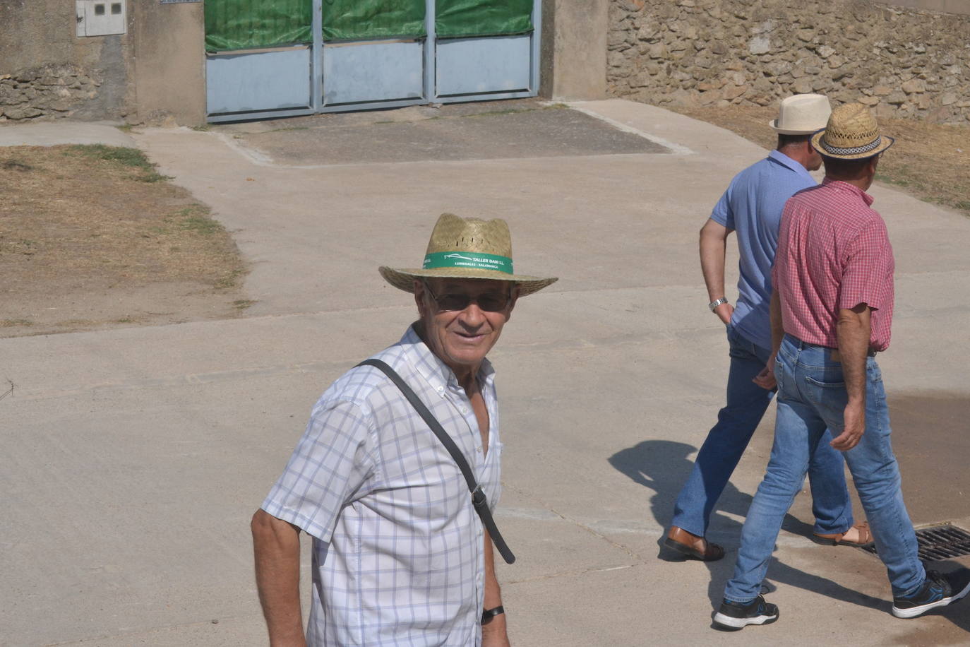 Brillante encierro a caballo en Lumbrales