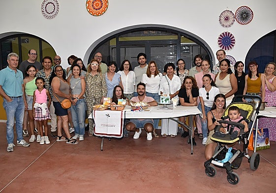 Los participantes en la primera merienda intercultural se dieron cita en el centro de ocio de Béjar