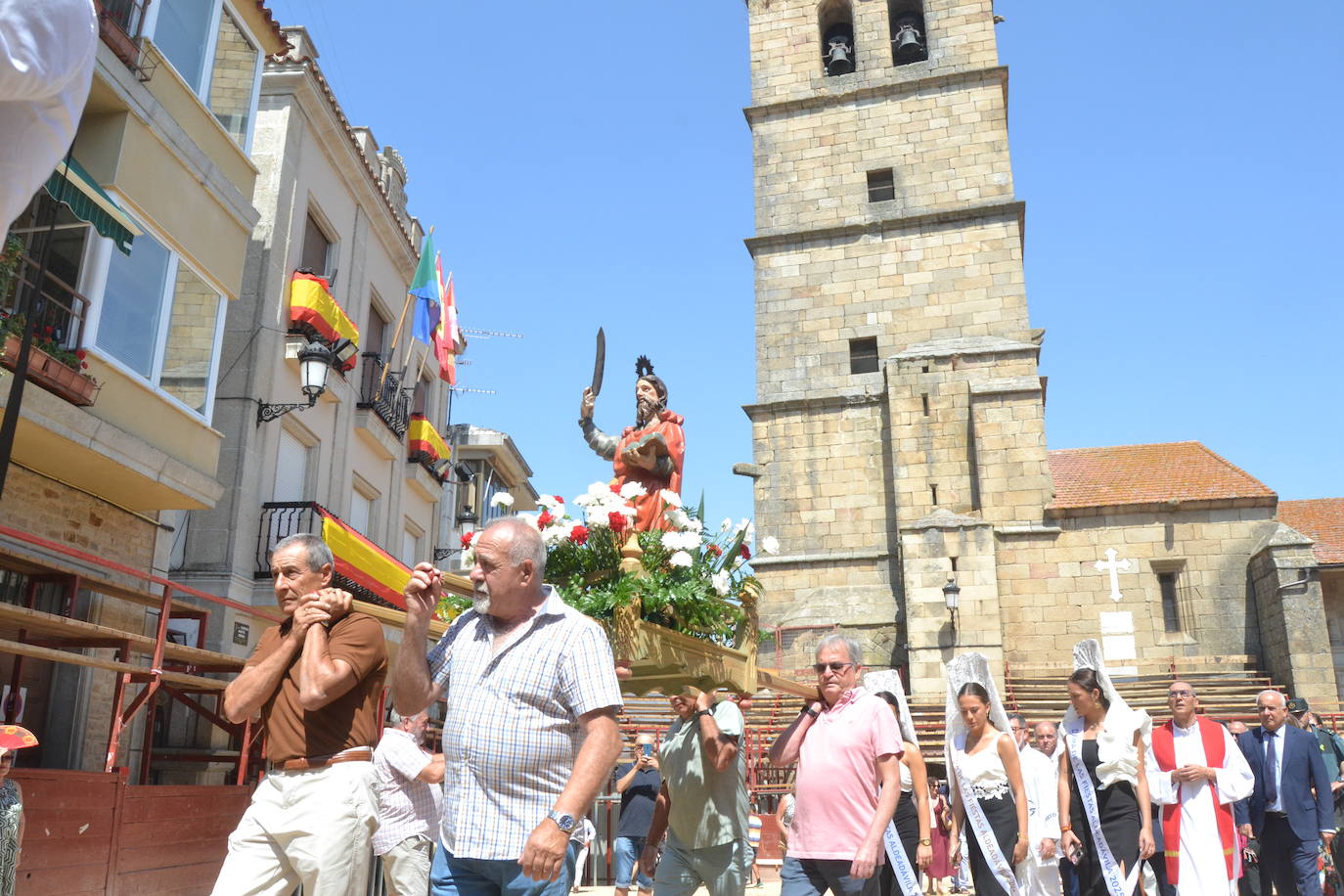 San Bartolo recibe el calor de los vecinos de Aldeadávila