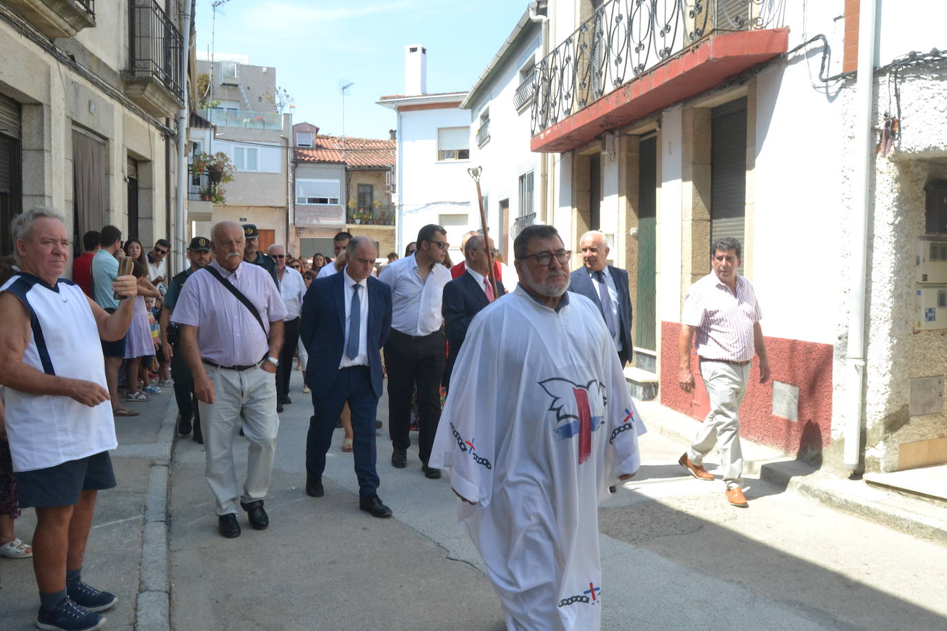 San Bartolo recibe el calor de los vecinos de Aldeadávila