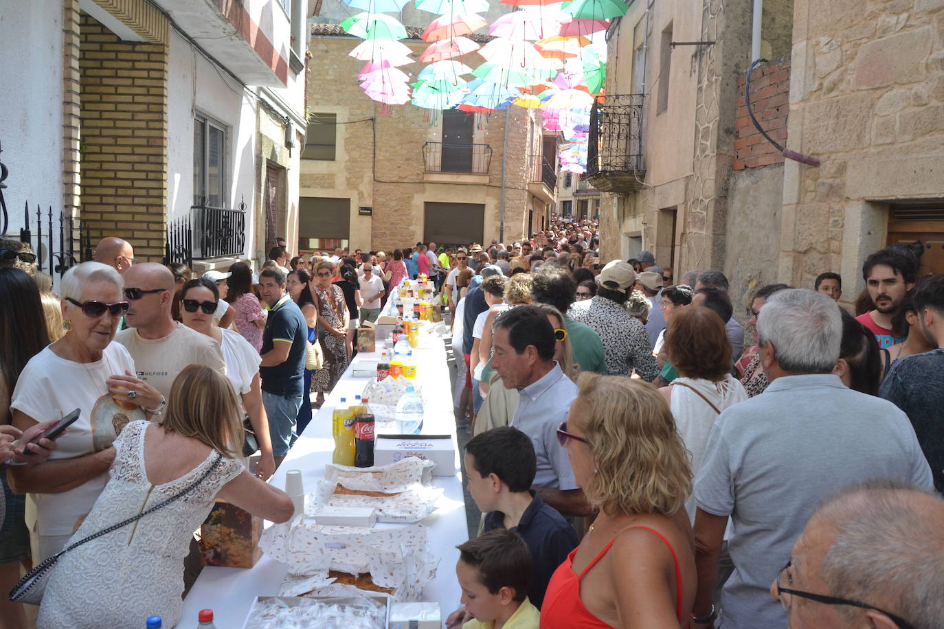 San Bartolo recibe el calor de los vecinos de Aldeadávila