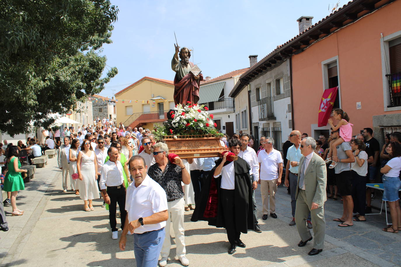 Los Santos acompaña a San Bartolo en el día grande de su fiesta