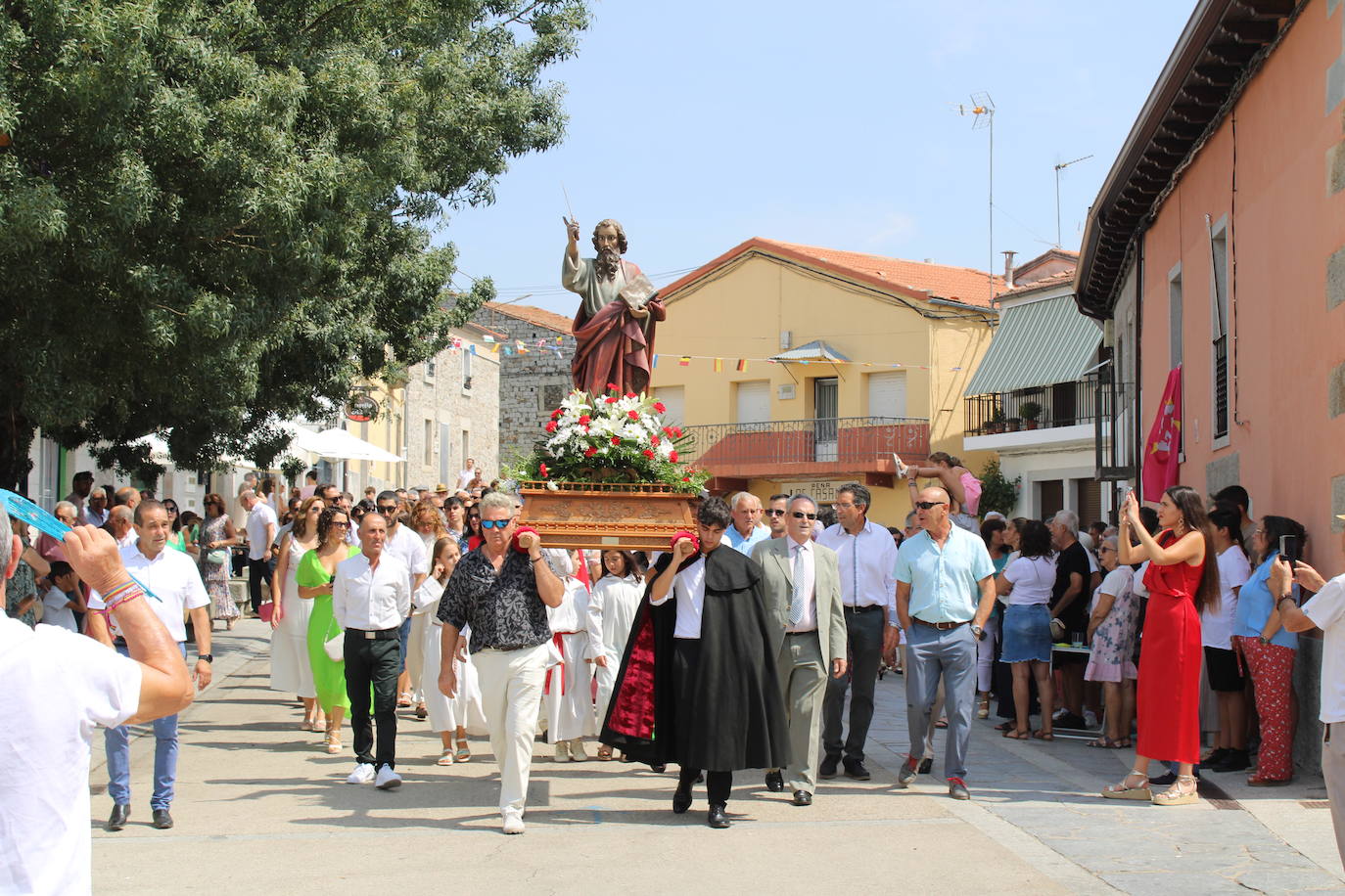 Los Santos acompaña a San Bartolo en el día grande de su fiesta