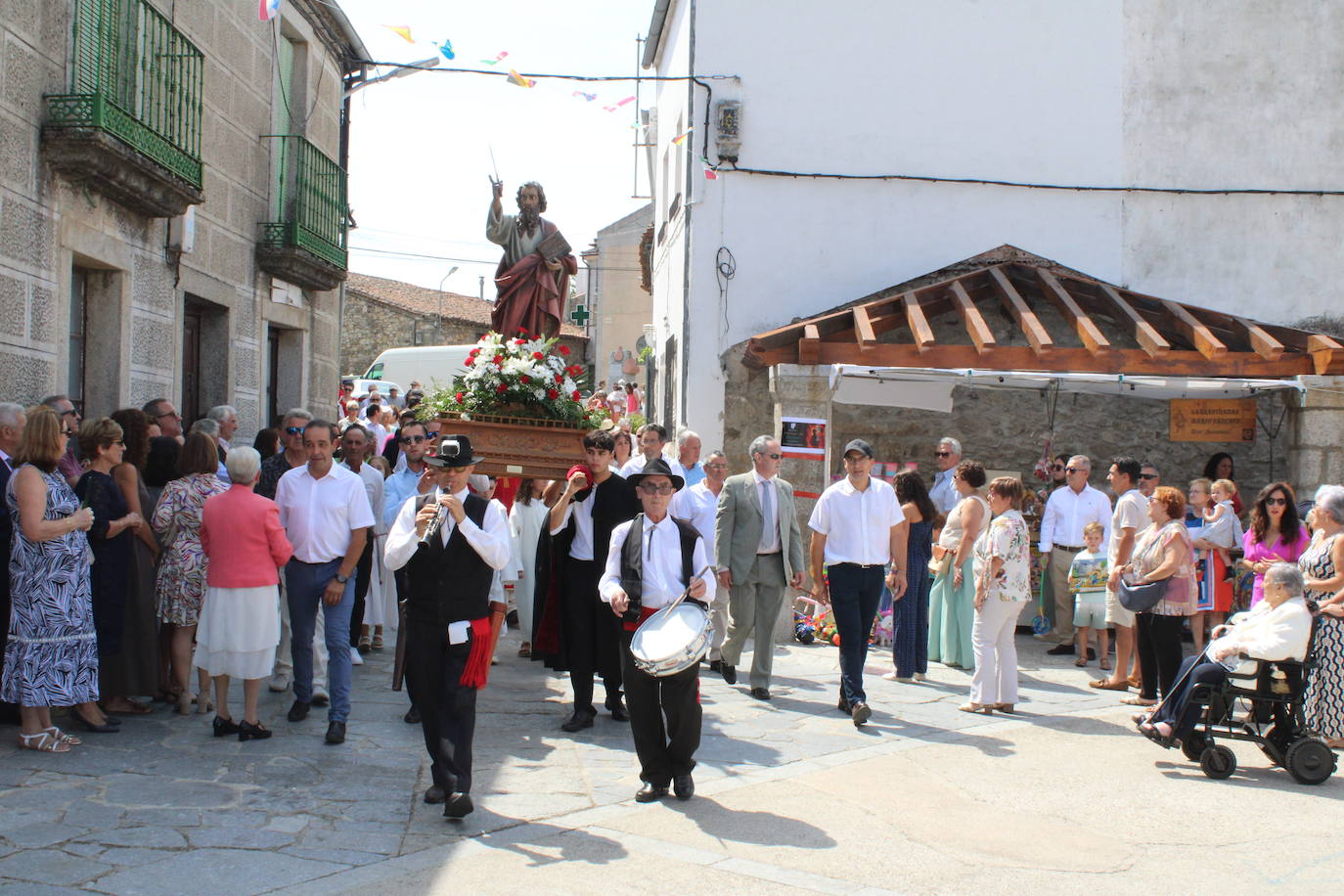 Los Santos acompaña a San Bartolo en el día grande de su fiesta
