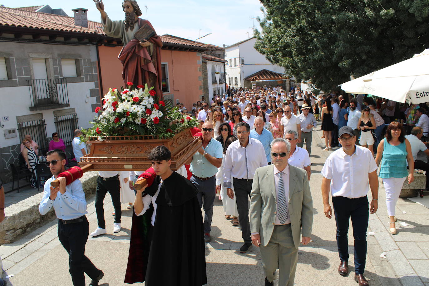 Los Santos acompaña a San Bartolo en el día grande de su fiesta