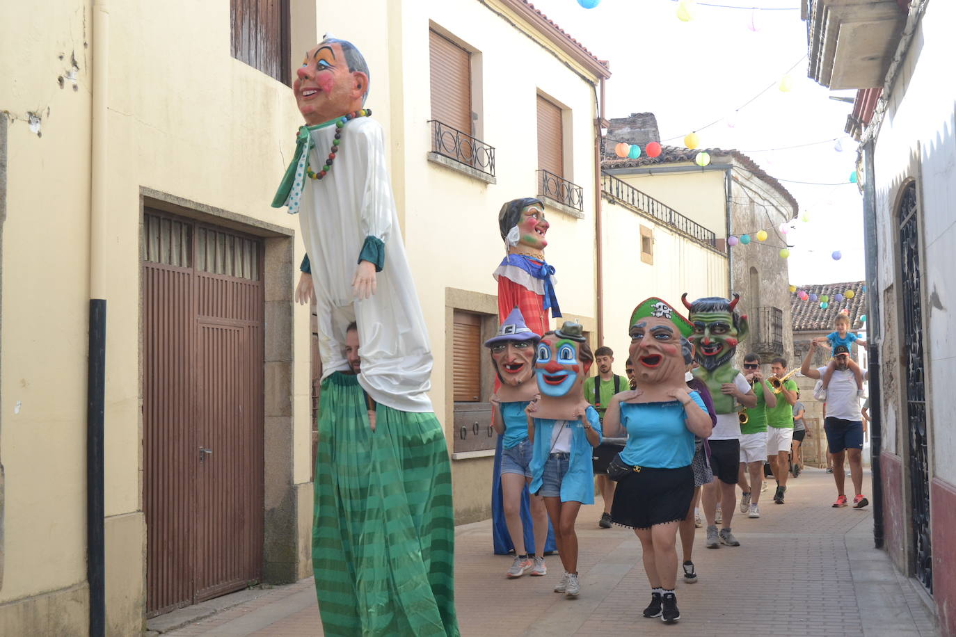 Lumbrales celebra un encierro vibrante